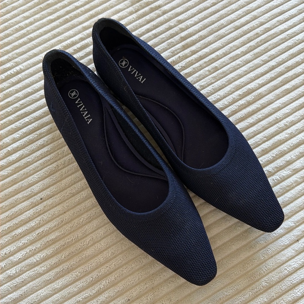 Vivaia Pointed Flats